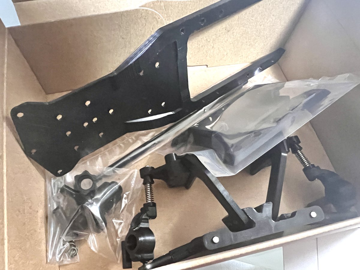 LP-86 Type-M コンバージョンこんな感じになりそう。と私の手元に🤭
キットの製作を進めつつ同時に組み立て説明書やパッケージシールをご準備しています！
年内発送開始を目標に進めておりますのでご予約頂いた方もう暫しお待ちください！
近々予約サイトより再度ご案内メール差し上げます🥰
#LP86