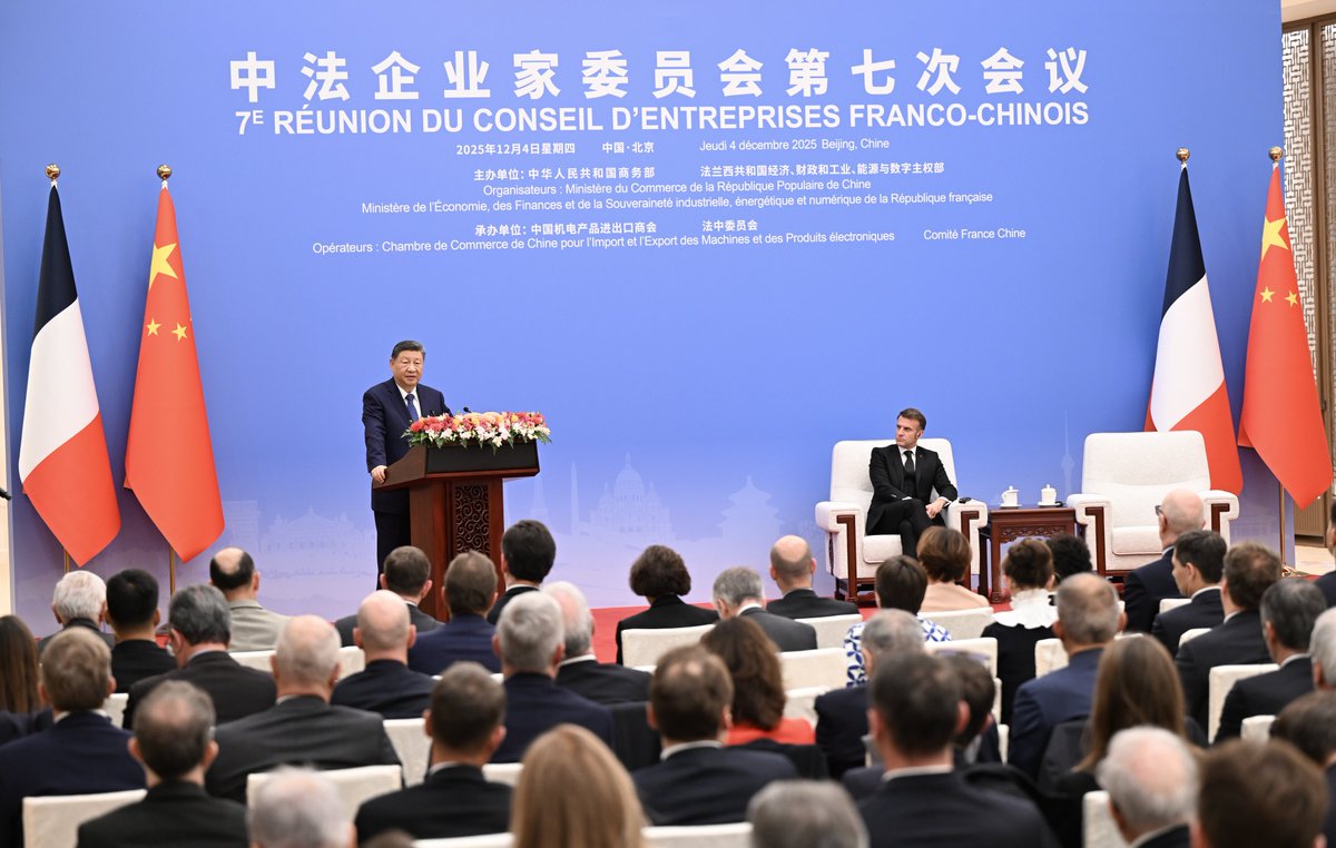 SpoxCHN_MaoNing's tweet photo. President Xi Jinping attended the closing ceremony of the Seventh Meeting of the China-France Business Council with French President Emmanuel Macron @EmmanuelMacron and delivered remarks.

This year, China and France have entered the second 60 years of diplomatic relations. The two countries are expanding economic and trade cooperation to more areas and enhancing its resilience. 

The two sides should renew the original aspiration for establishing diplomatic relations, seize opportunities to deepen cooperation, and work for the steady and sustained growth of bilateral relations. Together, the two countries will jointly open up a more splendid chapter in cooperation and address the uncertainty in today’s world with the stability of China-France relations.
