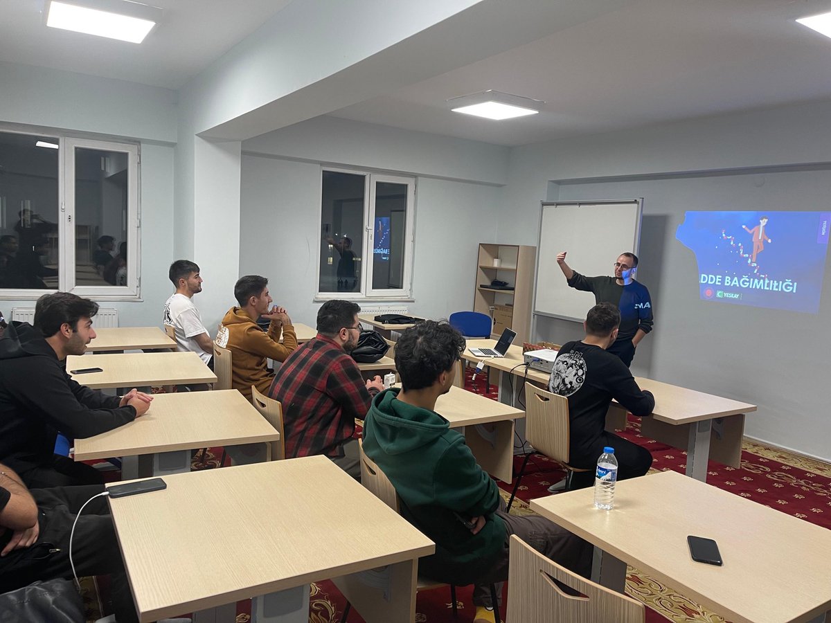 📍 Oğuzhan Yaşar Yurdu &amp; Nurettin Topçu Yurdu

Kurum Psikoloğu Yunus Sucu’nun katılımıyla Madde Bağımlılığı ve Kadına Şiddetle Mücadele konularında bilgilendirici bir konferans düzenlendi.