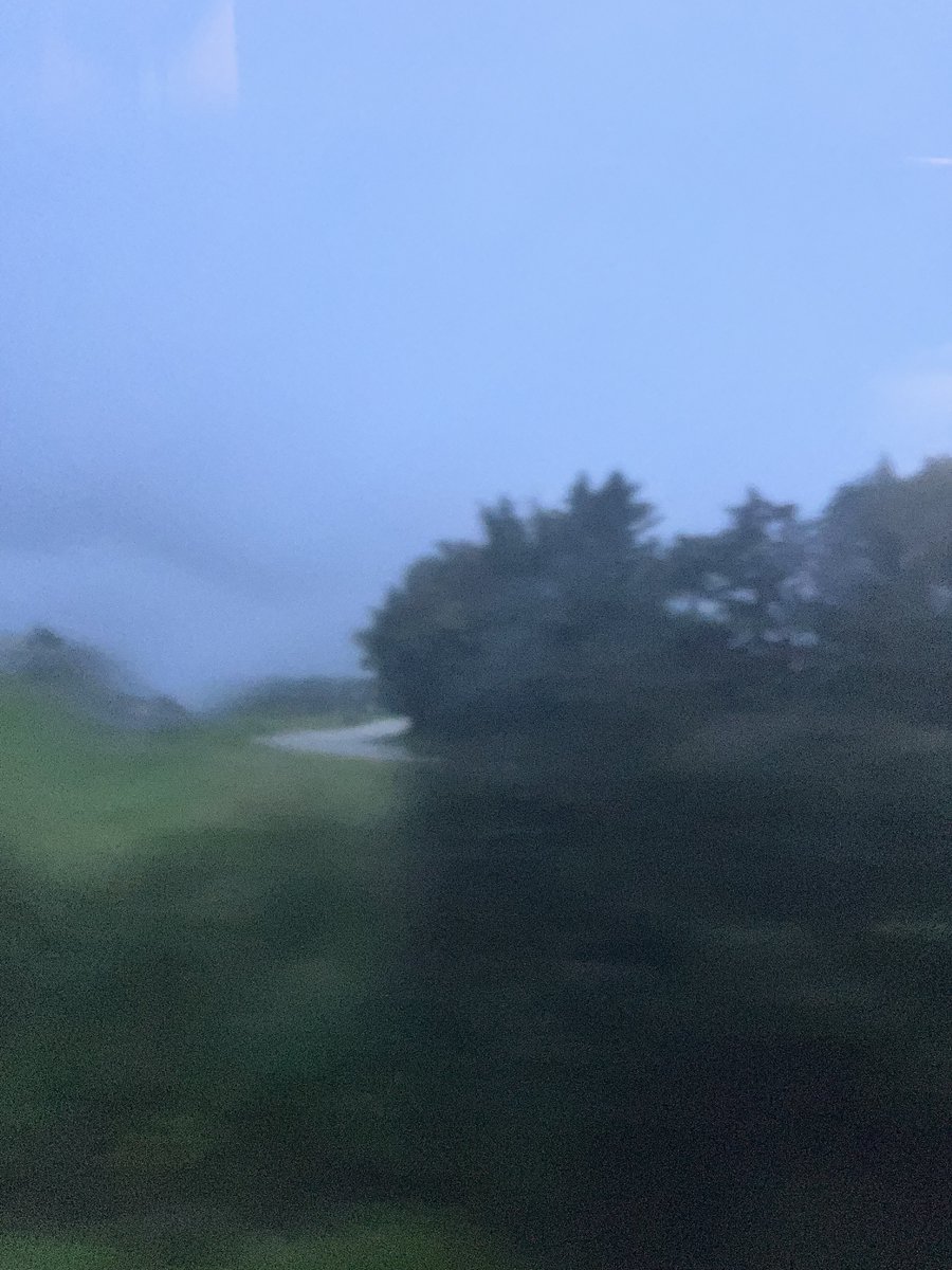 linha_____'s tweet photo. Uggiosità dal treno #trittico https://t.co/JC818wBLHC
