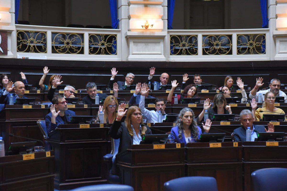 🏛️ Hoy se aprobó el Financiamiento 2026 en la <a href="/HCDiputadosBA/">Diputados BA</a> , un paso clave para garantizar la continuidad de la obra pública y fortalecer la salud y la educación en nuestra Provincia.

Seguimos trabajando con responsabilidad para acompañar el crecimiento de cada bonaerense.
