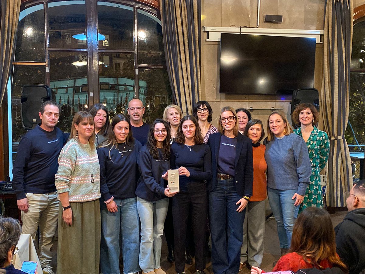 🎉 La secció femenina del <a href="/CPVilafranca/">Club Patí Vilafranca</a> rep el Premi Isabel Torrents i Sala 2025 

🏑 En només 4 anys han esdevingut un referent impulsant valors de sororitat, igualtat i lideratge femení.

💜 Gràcies a tothom que ho ha fet possible

locals.esquerra.cat/vilafrancapene…