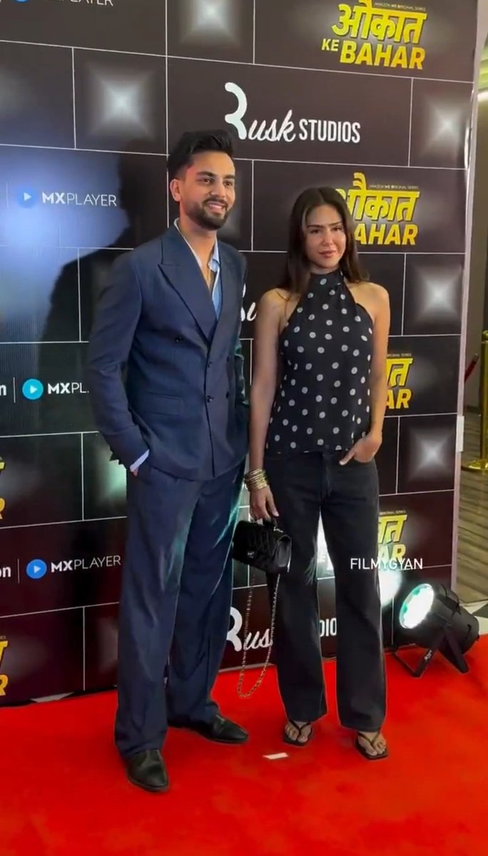 babulalkuldiya_'s tweet image. Two cutie in one frame!! 😩 🔥
#ElvishYadav #ElvishArmy