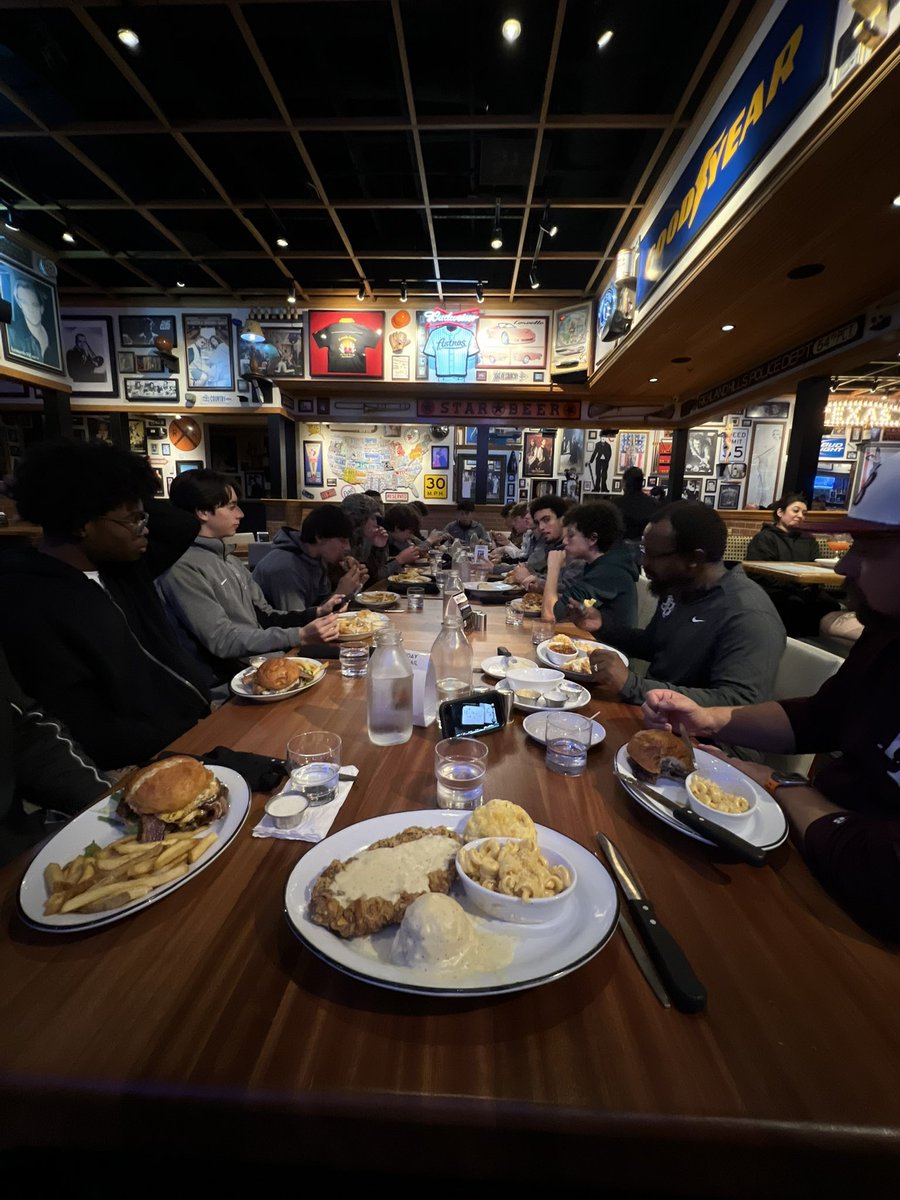 After a rainy 🌧️ bus trip and a great team dinner tonight, the Hornets are ready to play in San Antonio this weekend at the Southwest ISD tournament. Looking forward to great competition once again❕

Safe travels to our parents &amp; supporters making the trip❕

#TOGETHER #CPH