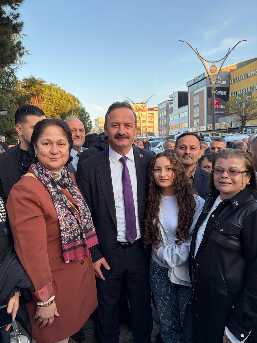 espiye13786's tweet photo. Genel Başkanımız Vakfıkebir 'de Büyük Bir Coşkuyla Karşılandı 🗝️🇹🇷 
Biz Seninle Bir Olduk 🗝️🇹🇷 https://t.co/WCmG0FZena