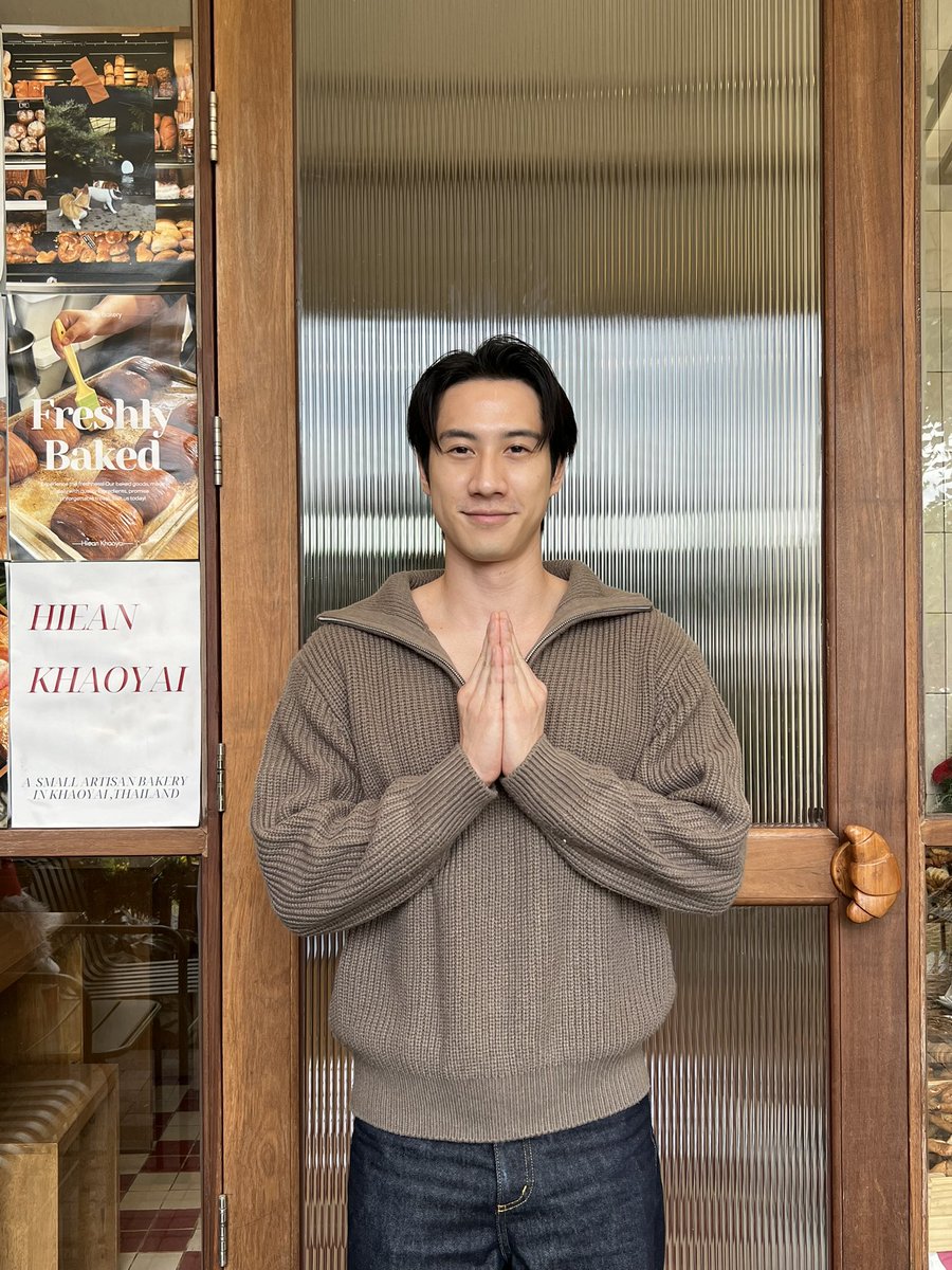 กราบขอบพระคุณมิตรรักแฟนคลับทุกท่านมากๆครับ เลิฟยู400kงับบบ🫶🏻
 #loveyouSolBrightrpp400k