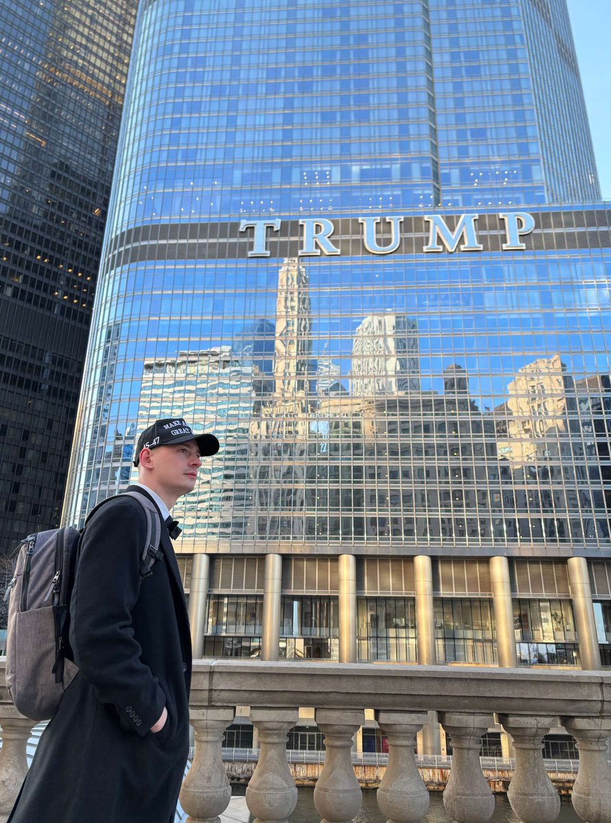 volantechain's tweet photo. Our CEO @joeybertschler in Chicago. Same backpack since day 1. Some things never change. Scaling copper extraction fast. Looking for partners who get it—crypto's most tangible play. DM us or join the copper peg token: https://t.co/jMkmtTVu89 https://t.co/rR9cS5mSe2