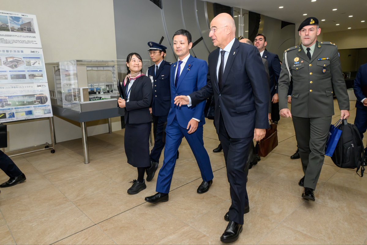 ModJapan_jp's tweet image. 12月3日、デンディアス・ギリシャ国防大臣は、吉田防衛大臣政務官とともに、東京都に所在する防衛イノベーション科学技術研究所💡(渋谷区)と艦艇装備研究所🚢(目黒区)を訪問し、研究所の概要について説明を受けるとともに、試験評価施設などの視察をしました🇯🇵🤝🇬🇷
#研究開発