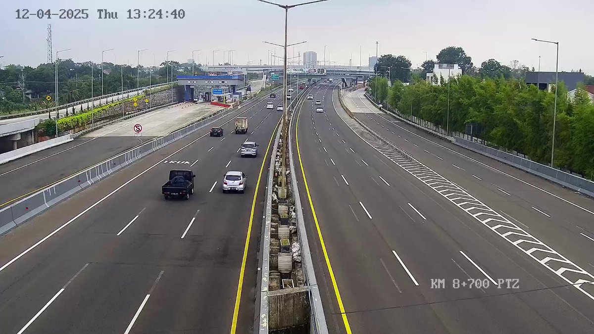 infotolbsd's tweet image. Info terkini ruas tol Pondok Aren-Serpong lalin lancar di kedua arah cuaca mendung, tertib berkendara,patuhi rambu-rambu lalu lintas dan jaga jarak aman
@TMCPoldaMetro @NusantaraInfra @RadioElshinta