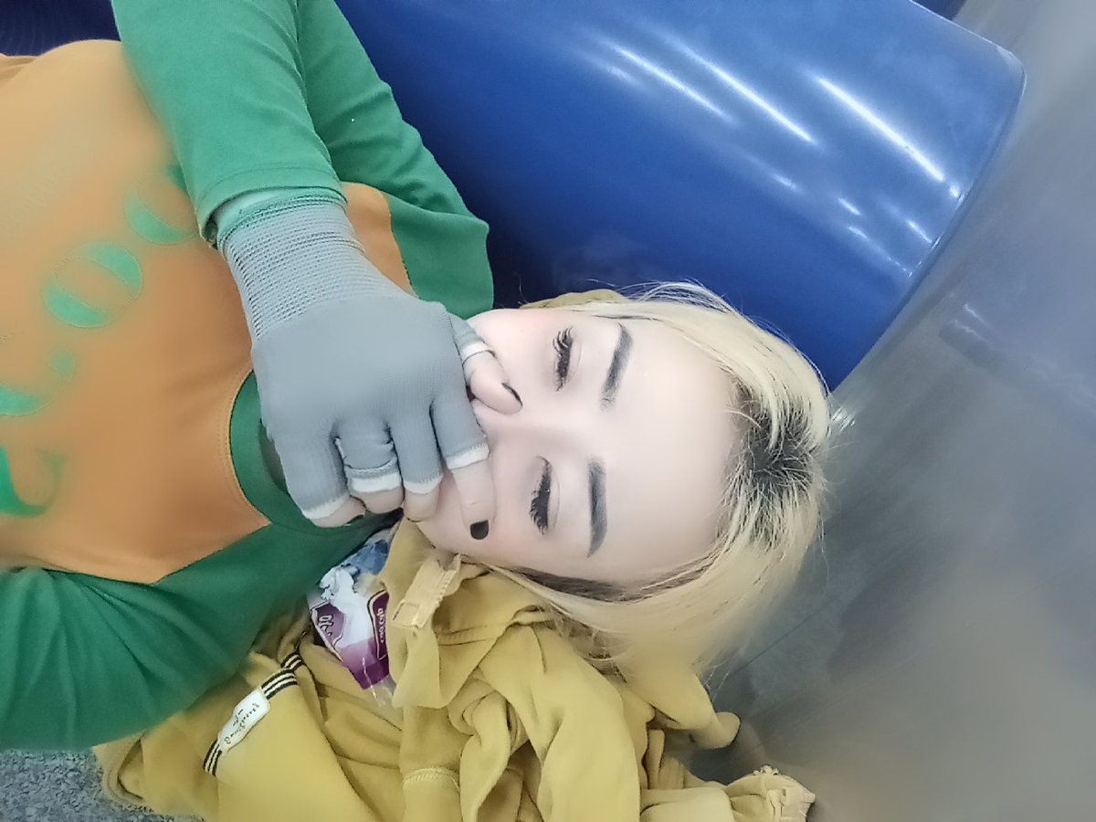 bé Bông tweet media