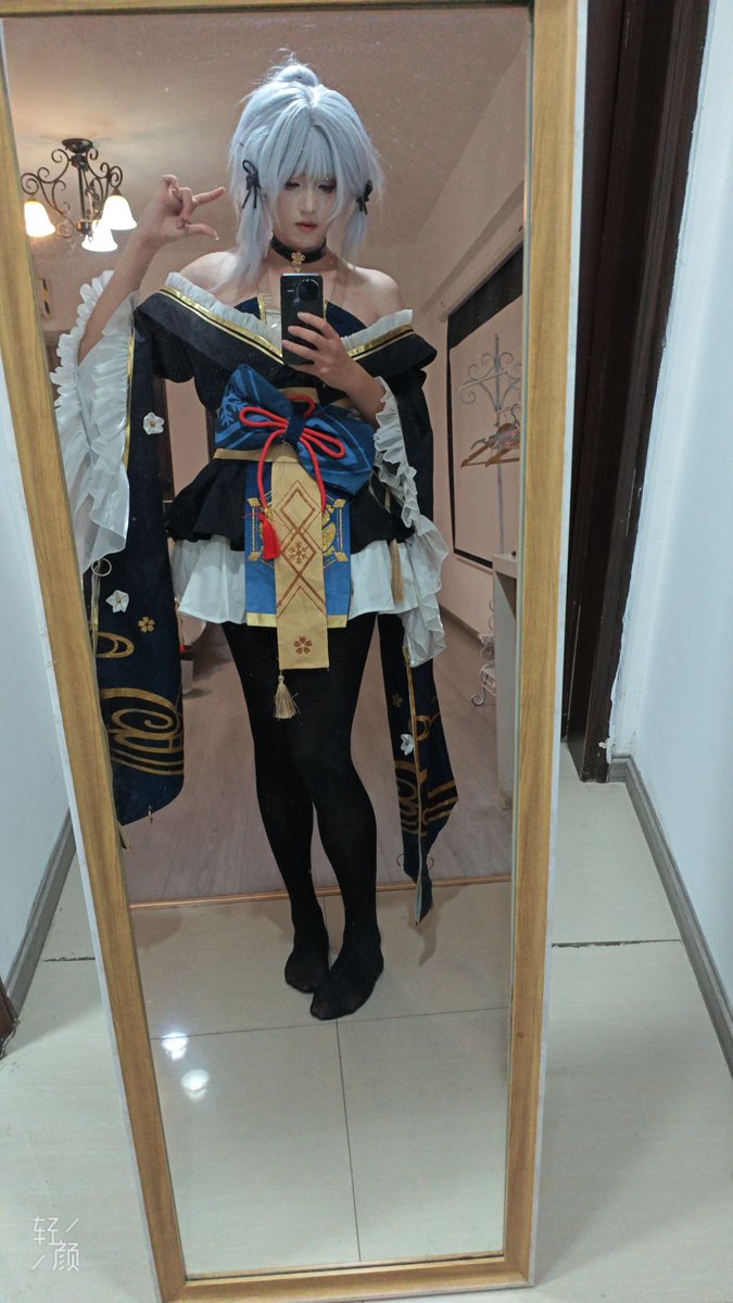 是心动的感觉
好久没有遇到这么好看的男娘了