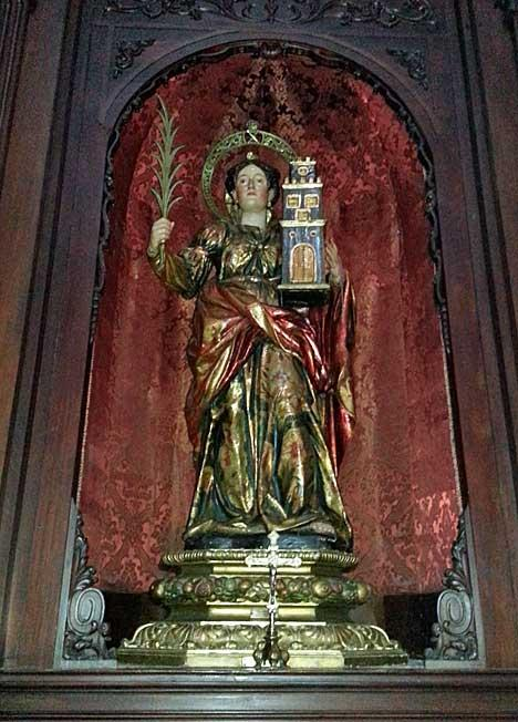 4 de Diciembre #TalDiaComoHoy festividad de Santa Barbara Patrona de Artillería UN ALTAR ARTILLERO EN SAN BERNARDO . lasevillaquenovemos.com/2013c/sbsb.html #Sevilla #santabarbara