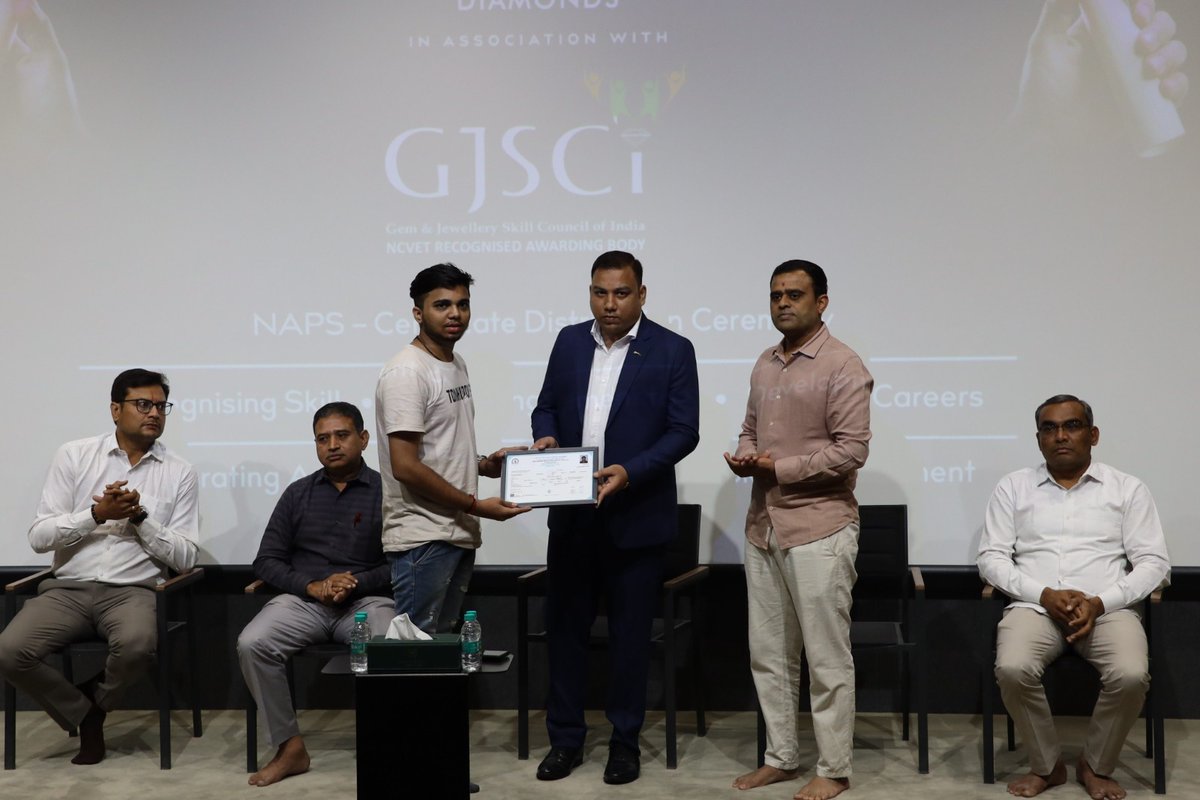 Honouring skill and success at the NAPS Certificate Ceremony in Surat! 💎🙌