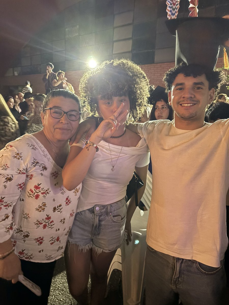 joakoviera232's tweet photo. Mi Gente  X100pre🎓❤️ https://t.co/oi9mc8vpk7