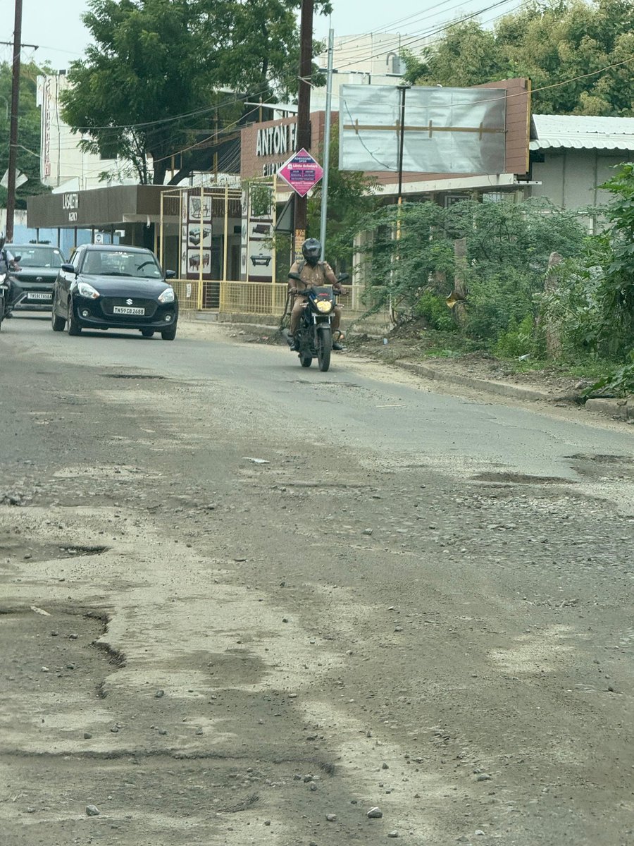 GowthamKumar88's tweet photo. The below images are from Radio station bus stop ( Koodal nagar ) to Moondrumavadi via Anaiyur route , Madurai - 625017. It will be too much of me to ask your highness to lay proper roads. But I humbly request you to remove the few here and there left over thar road. ( contd) https://t.co/Drz0n407f3