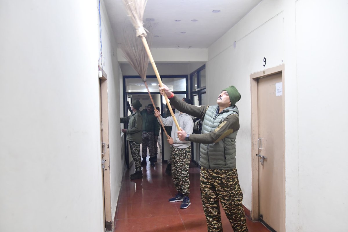 ON  04/12/2025--"KEEP CLEAN ,KEEP SAFE ".......BE CLEAN BE HEALTHY,,,,,,<a href="/crpfindia/">🇮🇳CRPF🇮🇳</a> <a href="/jammusector/">jammu sector crpf</a>