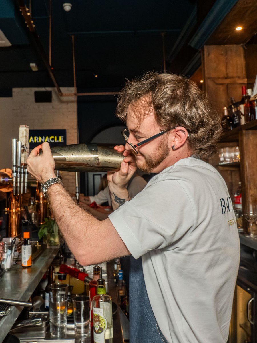 NEW YEAR’S EVE @ BARNACLE 🍾🥂🎆

We’ve got two ways to celebrate this New Year’s Eve…

Join us early between 4:30–5:30pm for a five-course Set Menu, or book our Celebration Menu at 8pm and stay with us right through the countdown ⏰🎉

Book: bit.ly/4opS8Xz