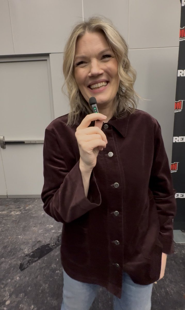 srsoto26's tweet image. #FNAF2 arrives in theaters this week and I caught up with director/EP Emma Tammi to discuss returning for the sequel at #NYCC 2025! #FNAF2Movie @blumhouse @UniversalPics @FNAFMovie