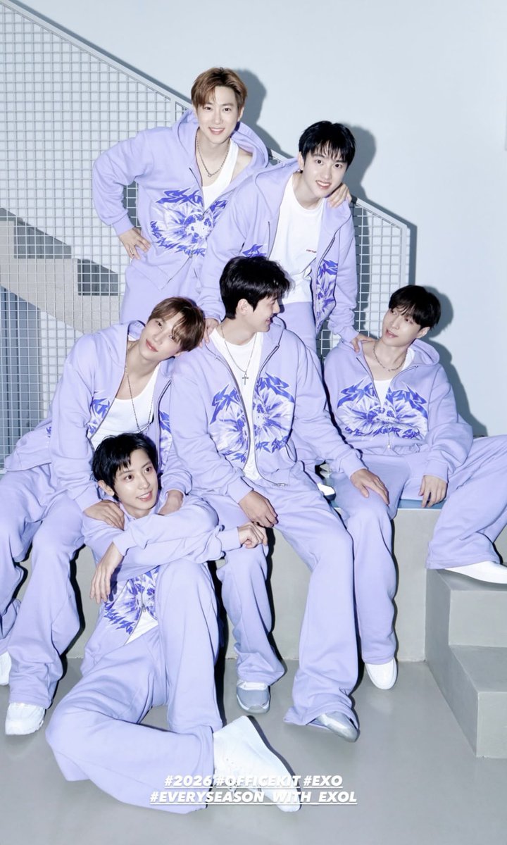 아니 영어 보이는 부분들만 번역해봤는데 이분들 그냥 회사원이 아닌거 같은데 후드티 입은게 본체인가?!!! 개큰흥미