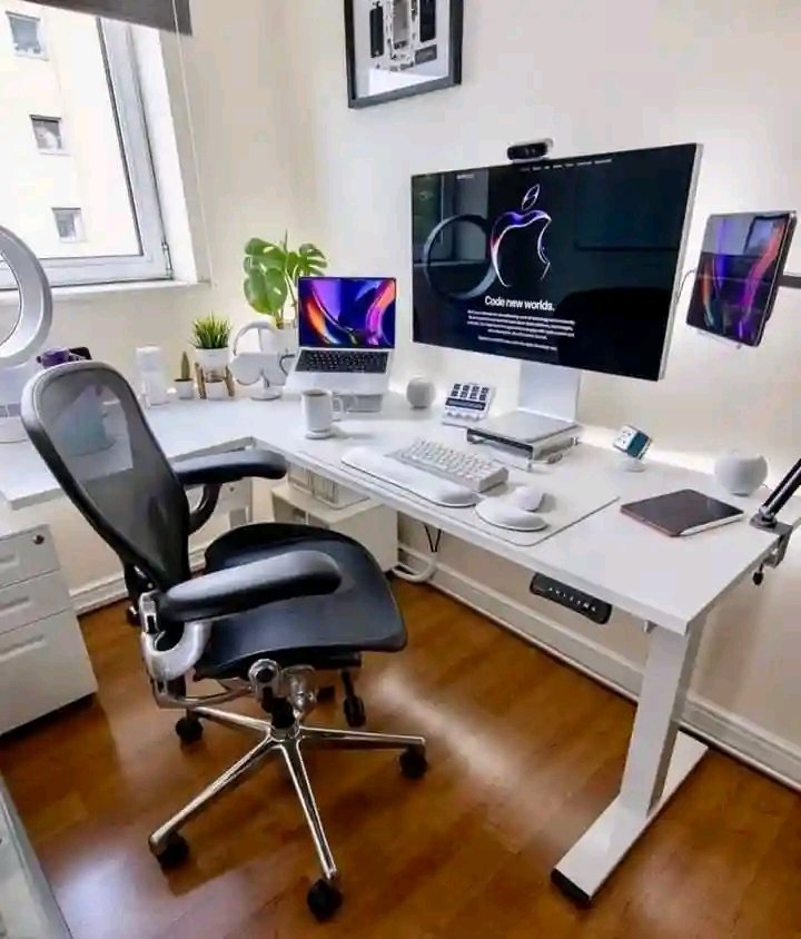 Anuoluwapo74862's tweet image. Every day I remind myself of one simple rule: keep building, keep improving.

As a developer, the real growth doesn’t come from writing perfect code — it comes from learning, breaking, fixing, and trying again.
#OnlyMonday #developersacademy #programmingfun #Nigeria #DareYou