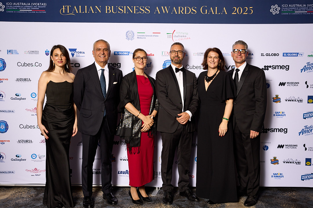 ItalyinMelb's tweet photo. The 10th edition of the Week of 🇮🇹 Cuisine in the World, organized by @ItalyinMelb and @iicmelbourne, concluded on Saturday 29 November with the Italian Business Awards Gala, hosted by @ICCIMelbourne
#scim2025
#diplomaziaculturale
#diplomaziadellacrescita https://t.co/P8mbX6R0pB