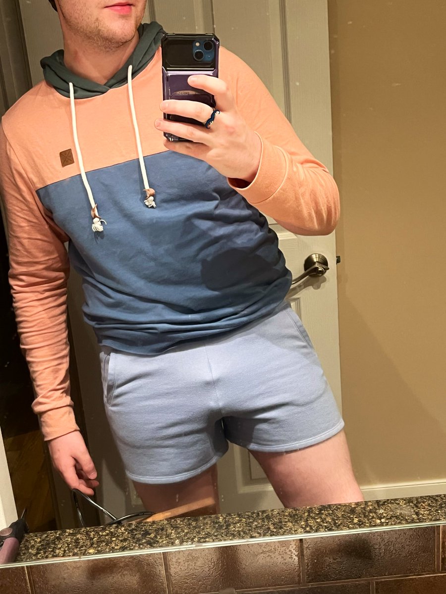 You think the people at the gym today could tell I was caged? #locked #commando