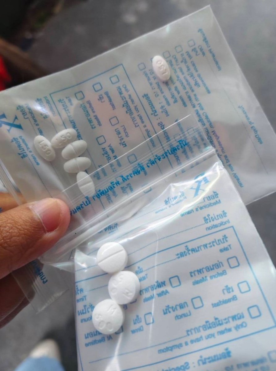 อยากให้อ่าน
มีผู้รับบริการมาติดต่อคลินิกทานตะวันเพื่อยุติการตั้งครรภ์​ แต่ก่อนจะเข้ากระบวนการรักษา​ ผู้รับบริการส่งรูปนี้มาสอบถามว่านี่ยาอะไร​ เค้าไปซื้อมาจากร้านเถื่อนราคา1850บาทโดยถูกหลอกว่าเป็นยาทำแท้ง​ หมอก็เลยถูกตามมาดู​ เบื้องต้นต้องบอกว่าไม่ให้ใช้​ ยาอะไรไม่รู้จะใช้ได้ไง/