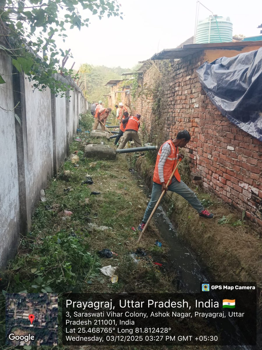 cballahabad's tweet photo. SHS2025: Cleaning of drains at B.I. Bazar, New Cantonment, Prayagraj. #SpecialCampaign5_0 #SHS2025 #SwachhBharat #Swachhotsav #SwachhataHiSeva2025
@pddecc https://t.co/CZAMgk8Vym