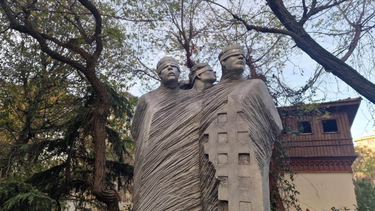 Semtten Günaydın...🍁🪾🍂

#Günaydın
#Persembe 
#tbt