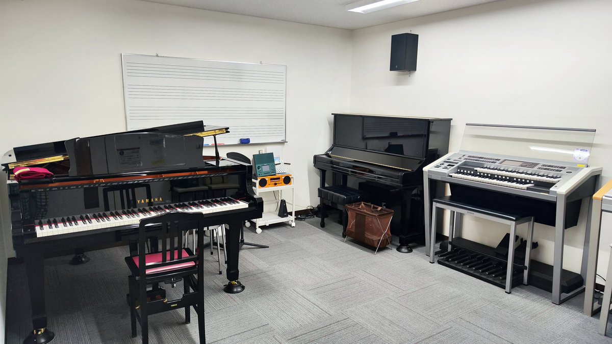 「あっ、今日もう上がりなん？」

「はい、ちょっと用事で…😅」

その用事⬇

うぇ〜い🎶