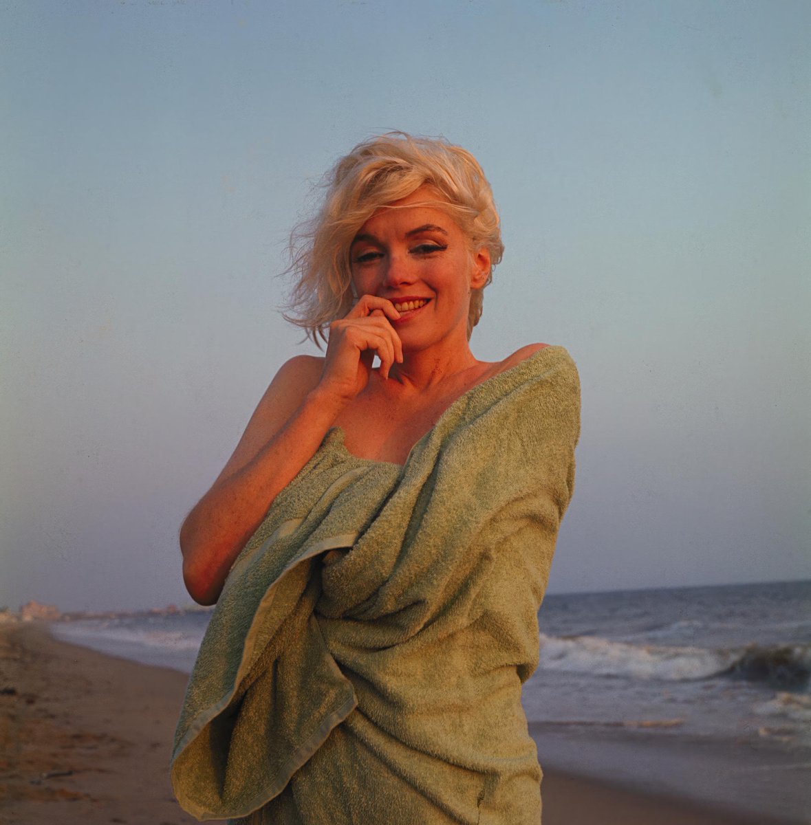 EdoardoArpaia's tweet photo. Sarà all’insegna di Marilyn Monroe la 44° edizione del Torino Film Festival, diretta per la terza volta da Giulio Base. L’edizione appena conclusa ha entusiasmato 38 mila appassionati di cinema.
https://t.co/tw91uNKp8l
@torinofilmfest #museocinema #giuliobase #torino #cinema https://t.co/8MzP67QyXZ