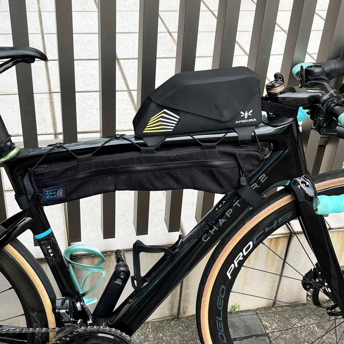 メルカリで買ったハンドメイドフレームバッグ✨サイズぴったりフィット