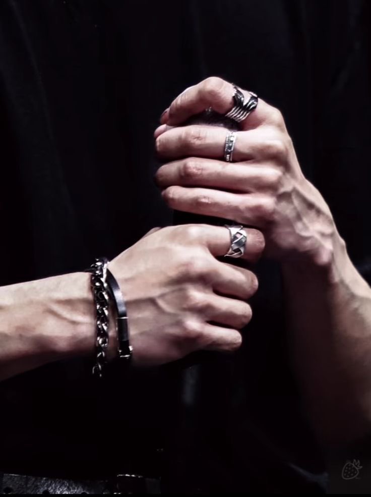 dorld0_'s tweet image. 제이크는 진짜 여자들이 
좋아할만한 포인트를 다 가지고잇음
얼굴은 늑대와 견 둘다 되고
성격은 견이고 손과 몸은 늑대임,,,,