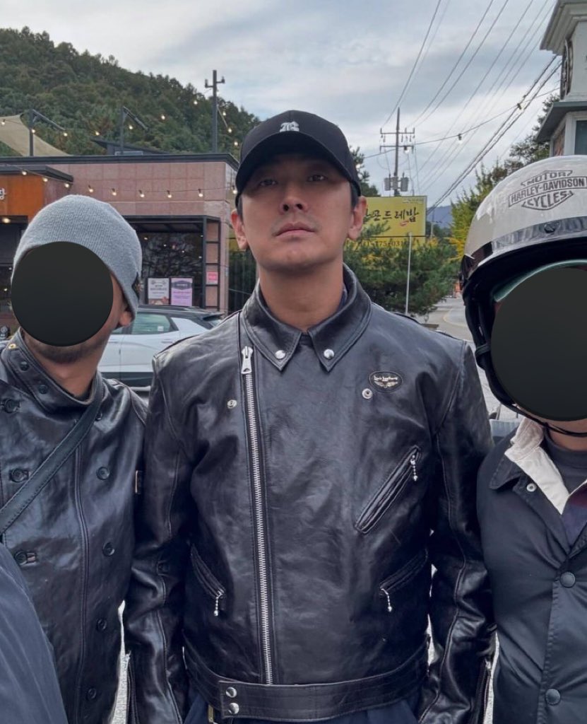 ddangduck's tweet photo. 누구랑 자주 봤었냐에 따라 패션에 영향을 좀 잘 받는편인듯 https://t.co/QjUpmJ1h3E