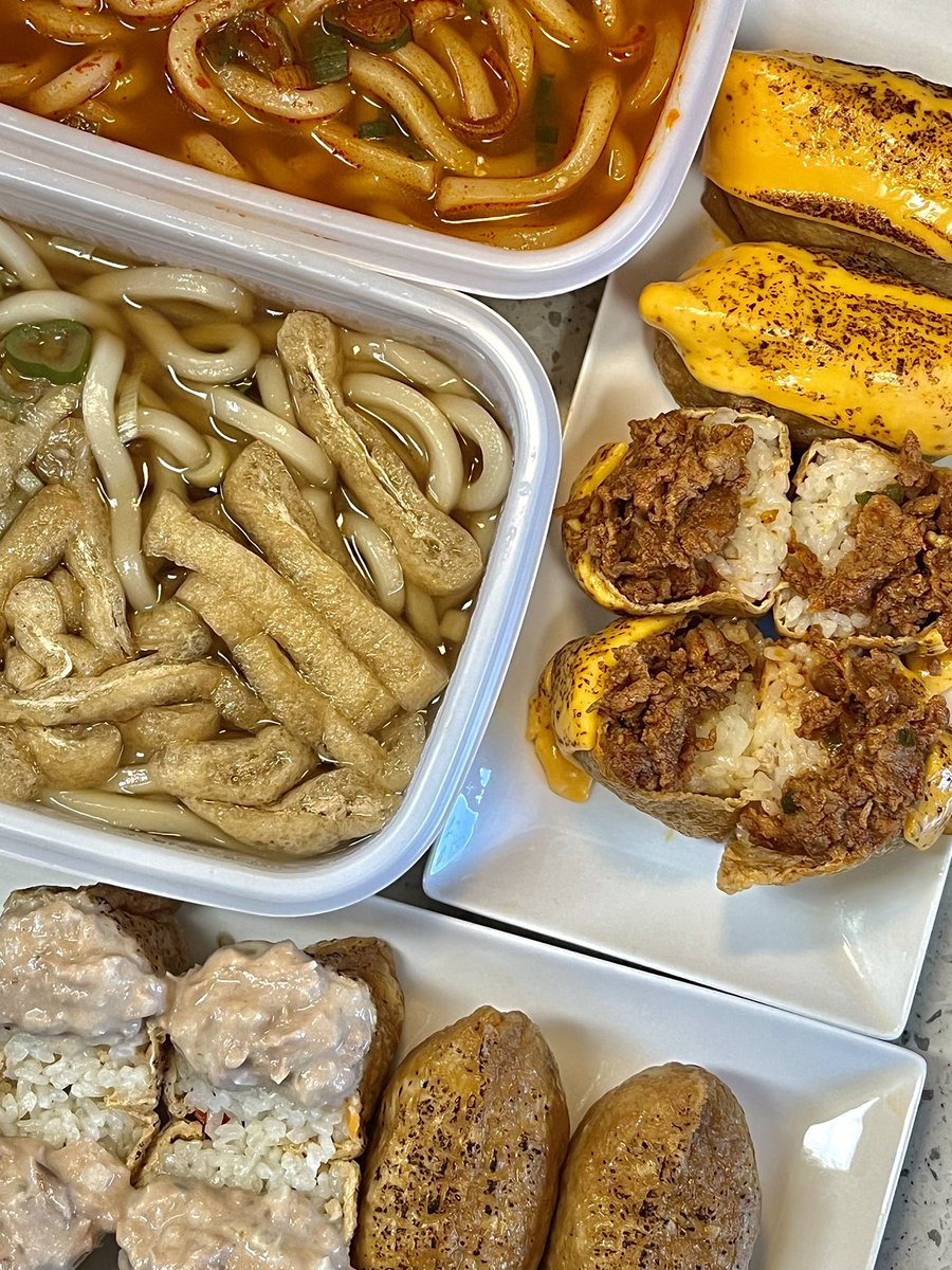 bab_restaurant's tweet image. #광고 #RT이벤트 

본 트윗을 RT해주신 5분께 정직유부 10,000원 상품권을 드려요🍙🎁

추운 날 정직유부 순두부우동에 유부초밥으로 몸 사르르 녹이기 너무 좋듀아아..🫠 

&amp;lt;밥스토랑 추천 정식&amp;gt;
🥢얼큰칼칼한 순두부우동 + 참치마요
🥢담백한 정직우동 + 매콤달달 치즈제육유부