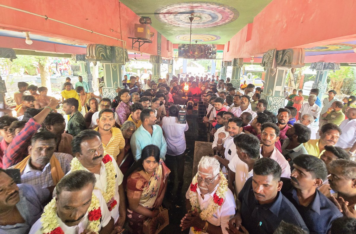 draramadoss's tweet image. எங்கள் குலதெய்வமான விழுப்புரம் மாவட்டம், திண்டிவனம் அருகேயுள்ள நல்லாவூர் அருள்மிகு ஸ்ரீ பூர்ணபுஷ்கலா சமேத ஐயனாரப்பன் கோவிலில் குடும்பத்துடன் தரிசனம் செய்த போது.!