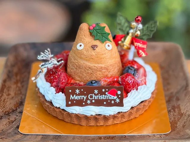 Ryo_Saeba_3's tweet image. Les gâteaux et buches de Noël Totoro vendus par Shiro Hige’s Cream Puff Factory 🥺 #Totoro #Ghibli #Japon