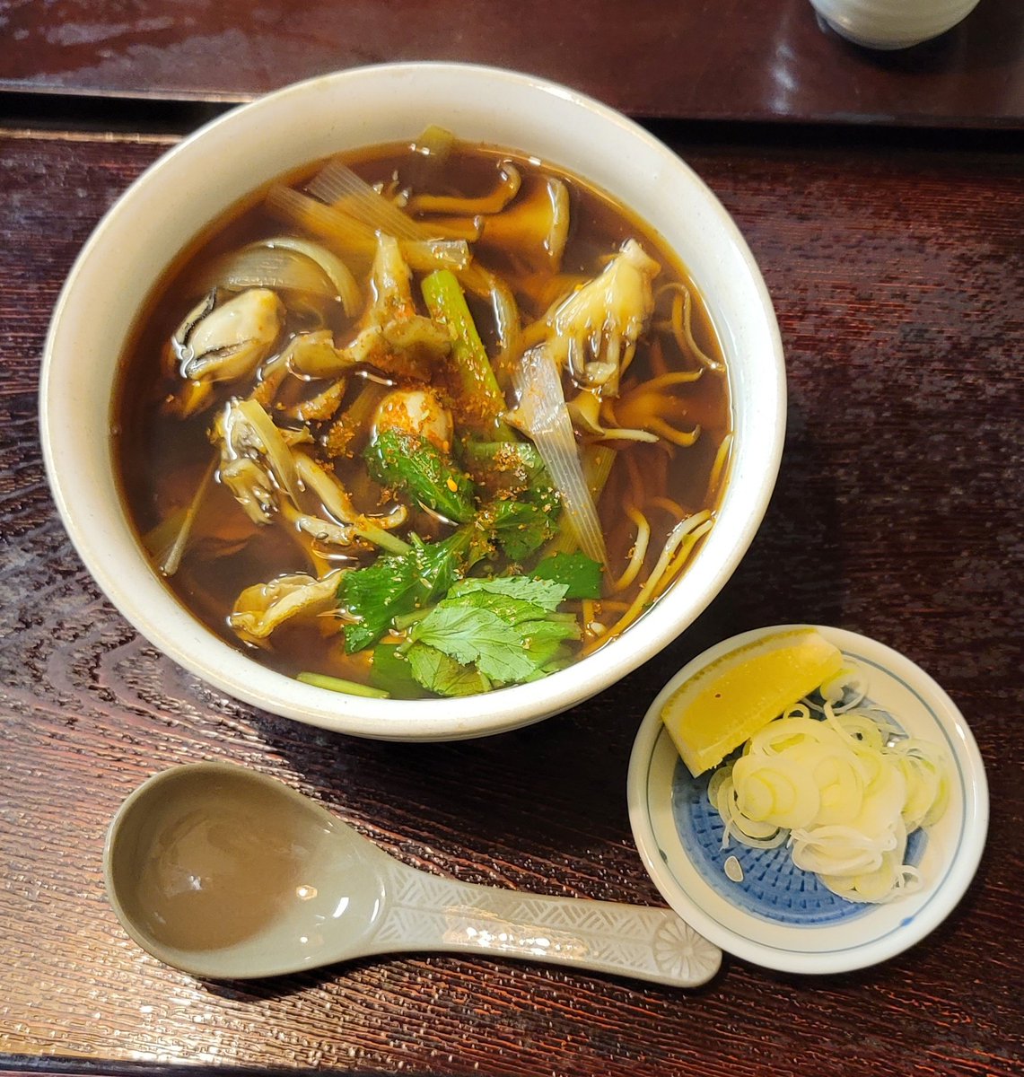 バーバ御用達のお蕎麦屋で
牡蠣そばをいただきます💛