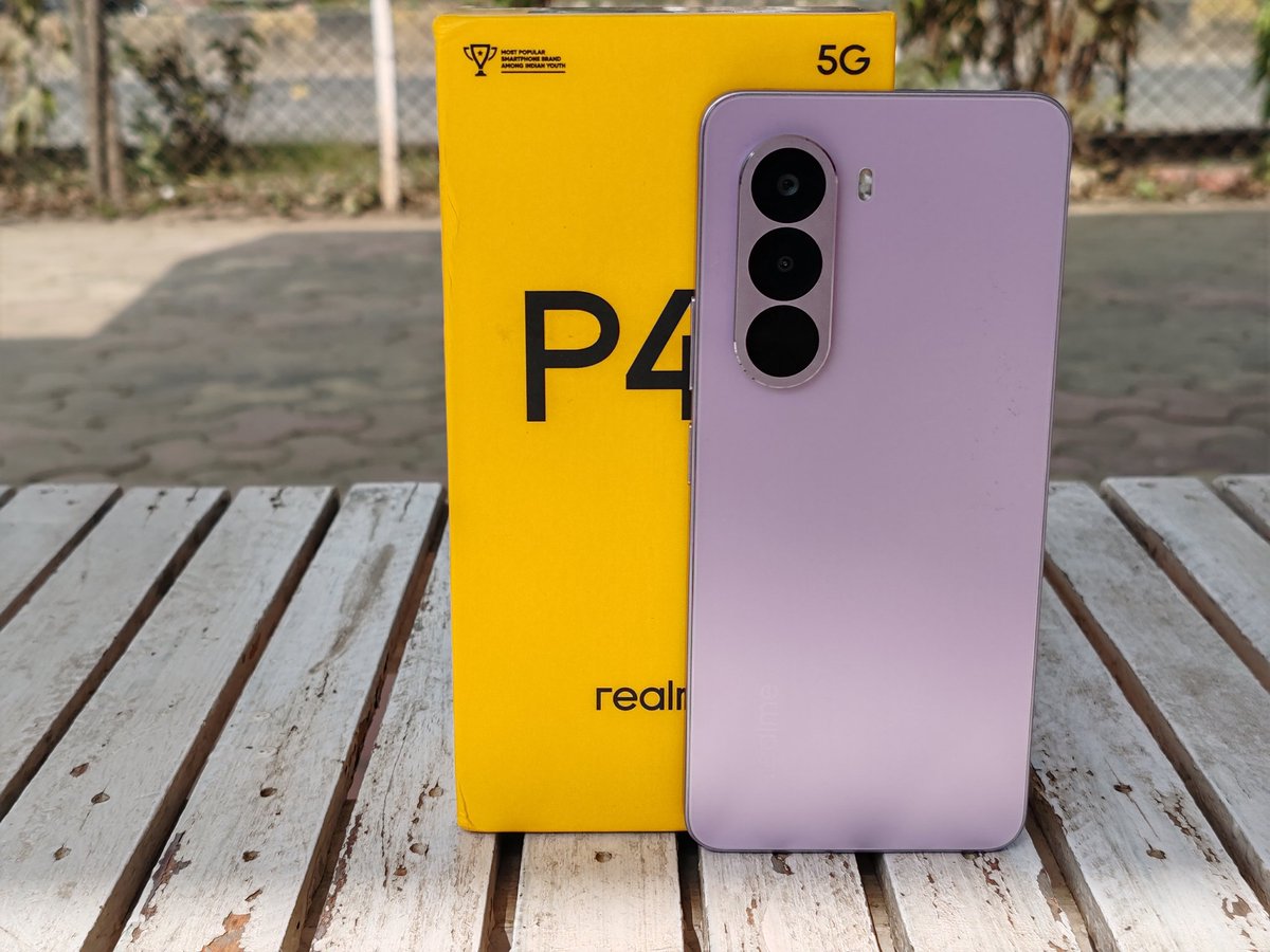 Atulbazaar's tweet image. realme P4x Launched Today 🔥
✅ 6.72&quot; FHD+ LCD, 144Hz RR
✅ 50MP + 2MP Camera
✅ 8MP Selfie
✅ Dimensity 7400 Ultra 4nm Chip
✅ UFS 3.1 + LPDDR4X RAM
✅ 7000mAh Bat + 45W Charging #realmeP4x @realmeIndia
 💰 Price: ₹15,999 (₹13,499 after bank offers) 6GB + 128GB