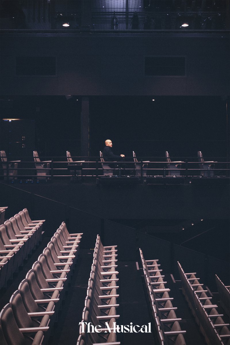 🕌<타지마할의 근위병> 신유청&amp;최재림

"이 작품에서 제가 또렷하게 본 것은 오히려 보이지 않는 것들이었어요. '2만 명의 손을 잘랐다'는 데서 오는 생각들이요."

🔗themusical.co.kr/Magazine/Detai…

-
더뮤지컬 계정을 팔로우 하고, 해당 게시물을 RT 해주신 분 중 추첨을 통해 연극 <타지마할의 근위병>