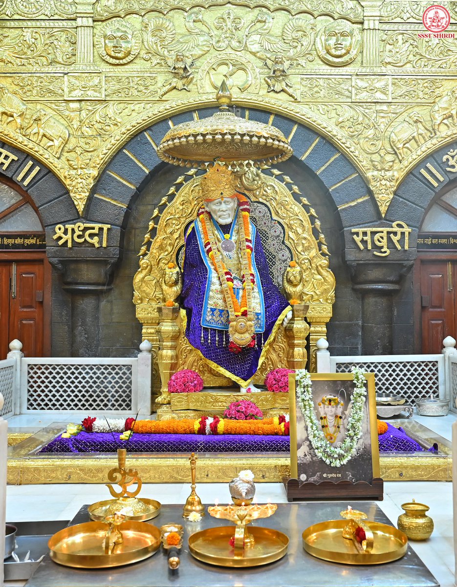 SSSTShirdi's tweet photo. *!! ॐ साई राम !!*
*श्री साईबाबा संस्थान विश्वस्त व्यवस्था,शिर्डी*
*!! ॐ Sai Ram !!*
*Shri Saibaba Sansthan Trust, Shirdi*
≈≈≈≈≈≈≈≈≈≈≈≈≈≈≈≈≈ 
*आरती :- माध्यान्ह आरती*
        *गुरूवार ०४ डिसेंबर २०२५*  
*Aarti :-Madhyan Aarti*
*Thuday 04 Dec 2025* https://t.co/Xzx4mj0qx1