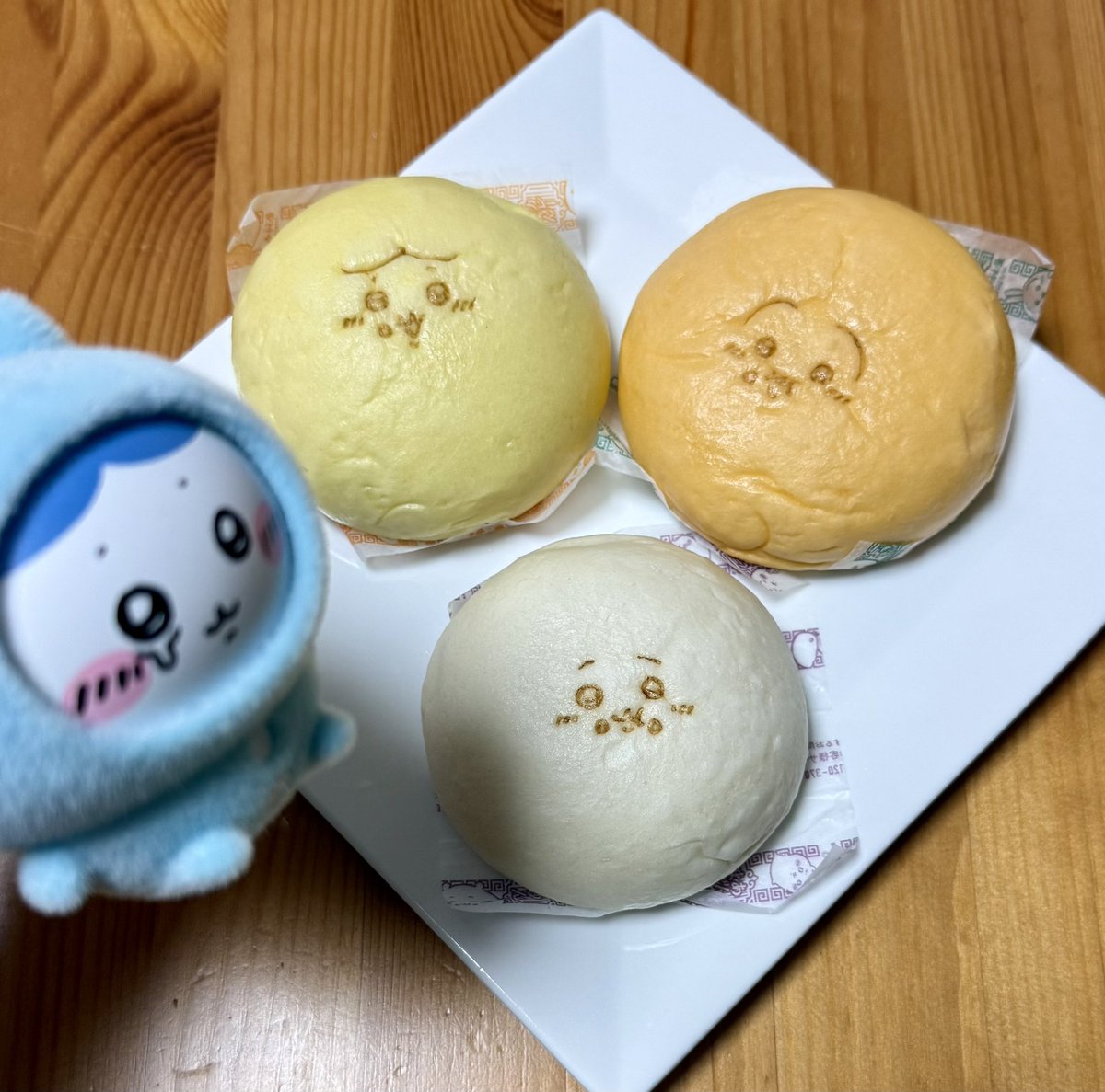 ちいかわまん、3種買えたけど包み紙通常のセブンイレブンだった