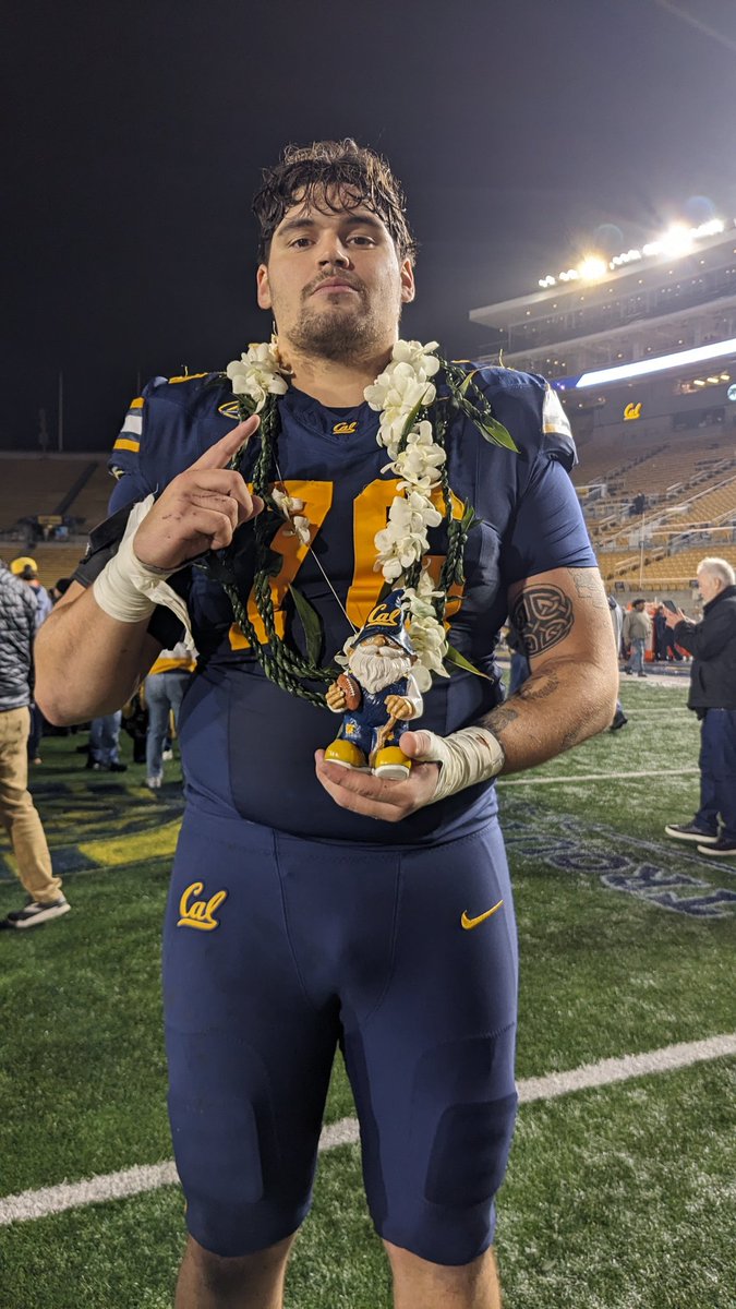 Had the BEST time meeting <a href="/BastianSwinney/">Bastian Swinney</a> after the game! He excitedly recognized the gnome right away, leading to a quick but big bear hug. This loyal and sturdy bear finishes his 5th year at Cal, starting at center for our last three games. Congrats!

#GoBears #SmartAndTough