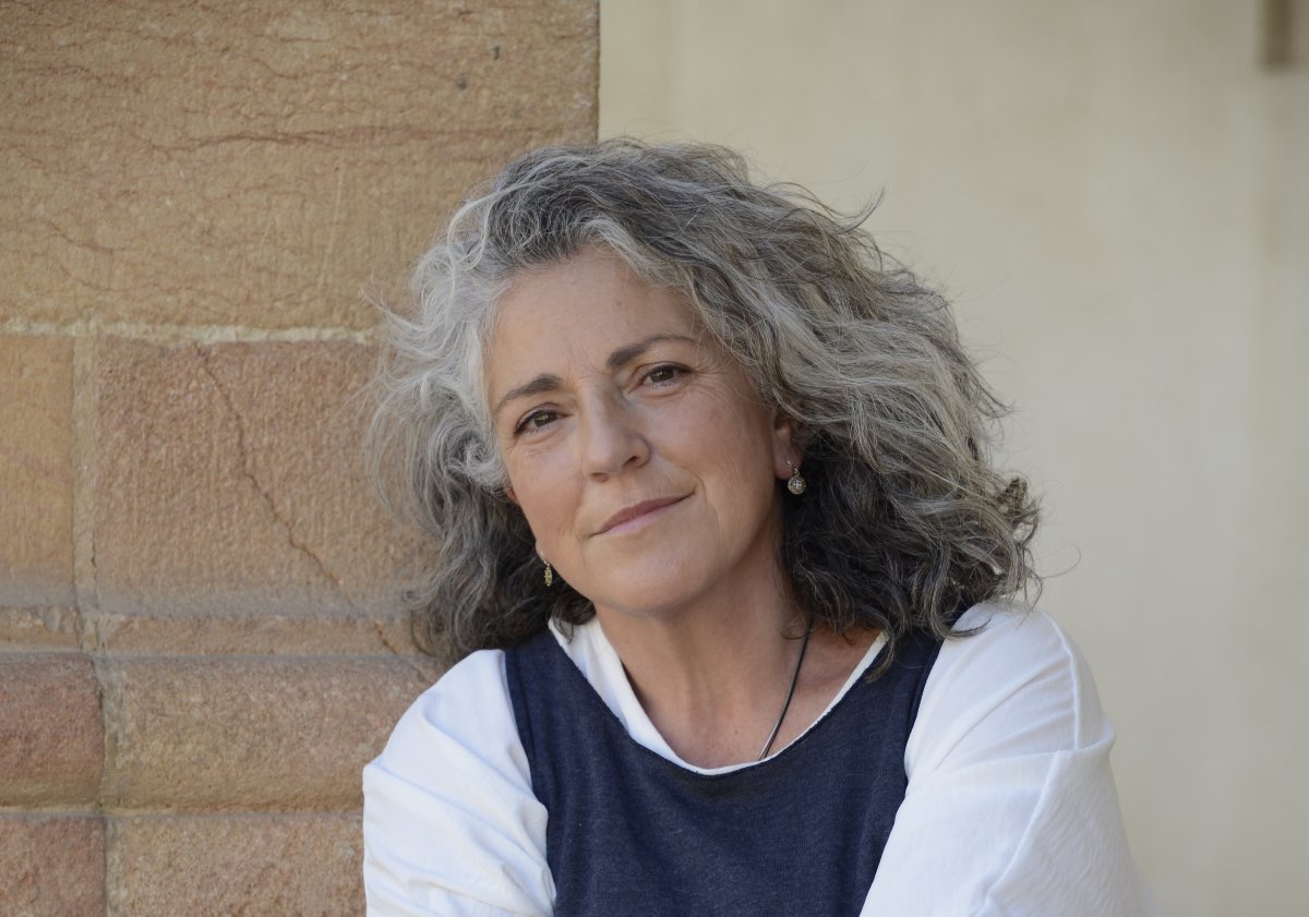 Carrilero_Alex's tweet photo. Inma Pelegrín: “En esta ‘antinovel·la d’aprenentatge’ no volia que la història tinguera una moralitat”

Guanyadora de 5 premis de poesia publica la primera novel·la, ‘#Fosca’, un #thriller rural on la tendresa resistix entre la polseguera i la foscor

📚 https://t.co/n1x5yyYc9I https://t.co/kepT8TTBFg