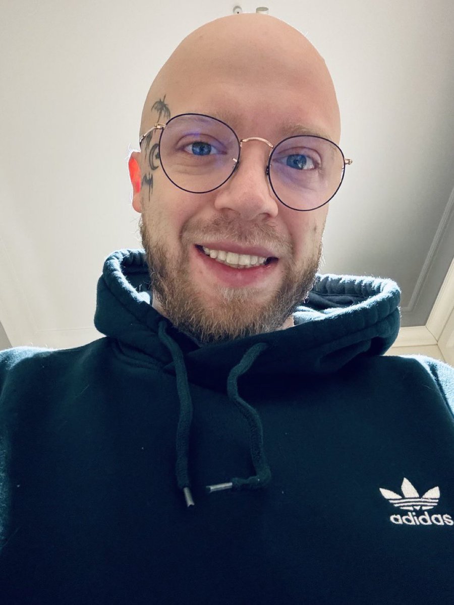 Everyday I wake up to see this bald man’s face

Who is he??

Does he also know about <a href="/beyond__tech/">Beyond | Connecting Bitcoin</a>