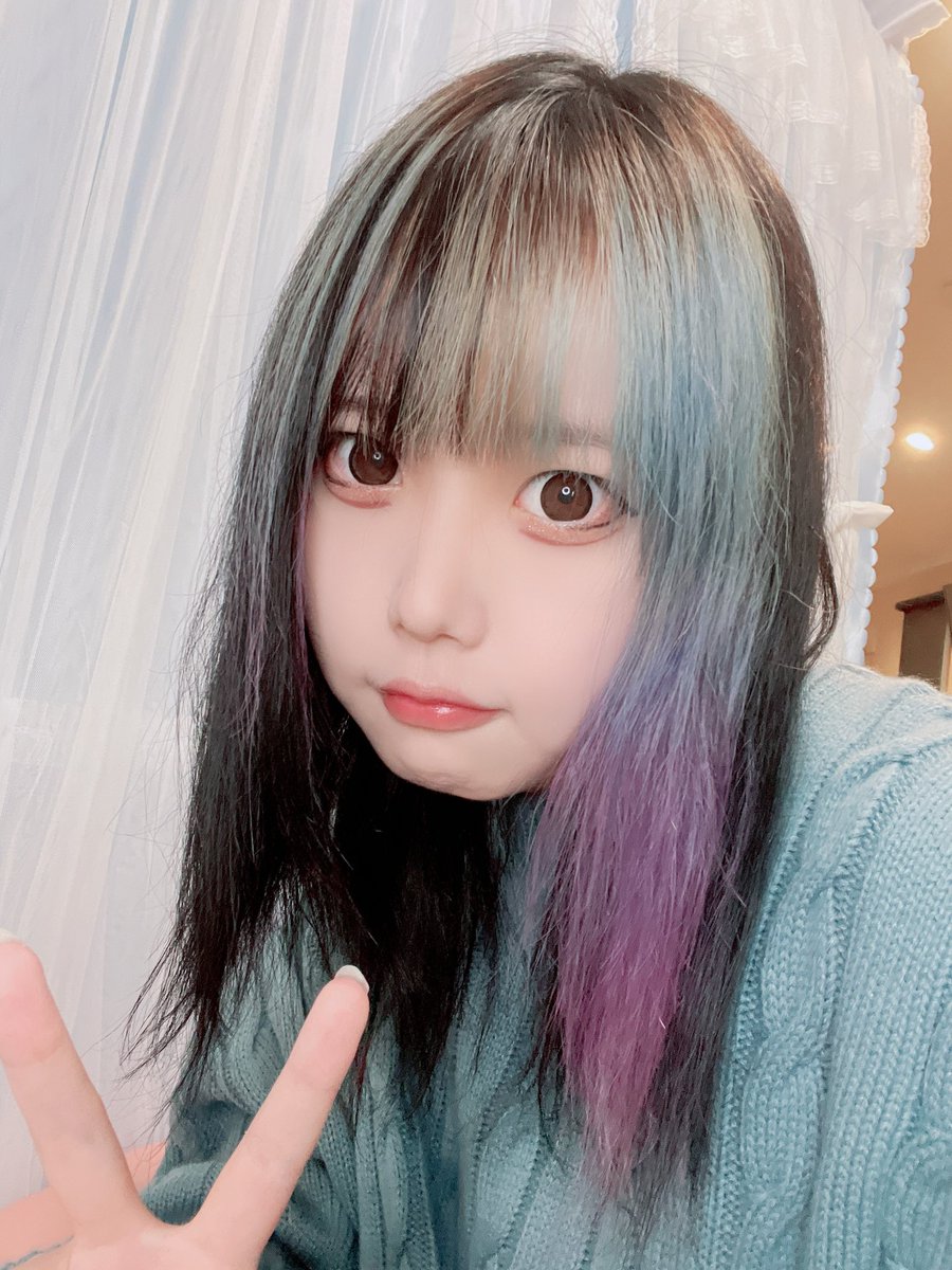 erikbtbk's tweet photo. 美容院なうですbefore
8月から美容院キャンセル界隈 https://t.co/uLbBjec1h0