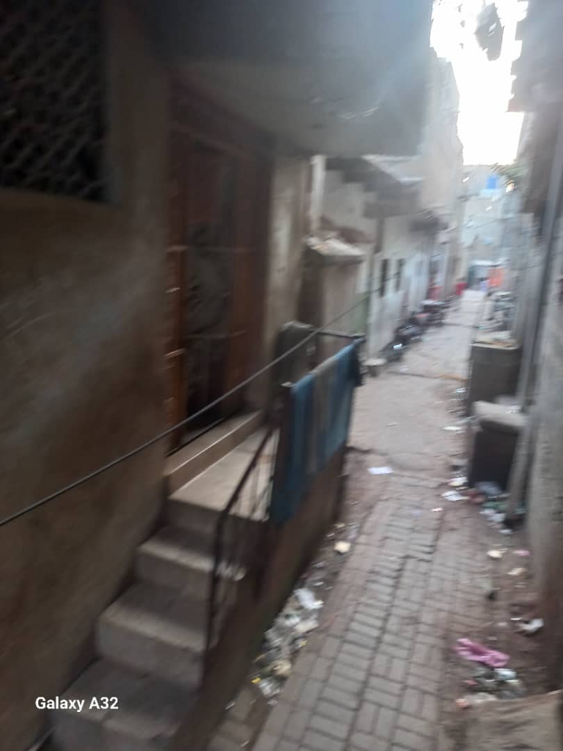 Aryammehr_2's tweet photo. شما چه میفهمید سختی کشیدن چیه 
شروین سختی کشیده؟؟؟
بیشترین هزینه ایی که شروین داده هزینه اسنپی بوده که باهاش رفته وزارت و باهاش مجوز گرفته
سختی کشیدن یعنی اینجوری زندگی کنی بخاطر اعتقادات https://t.co/8yysbgXi5Y