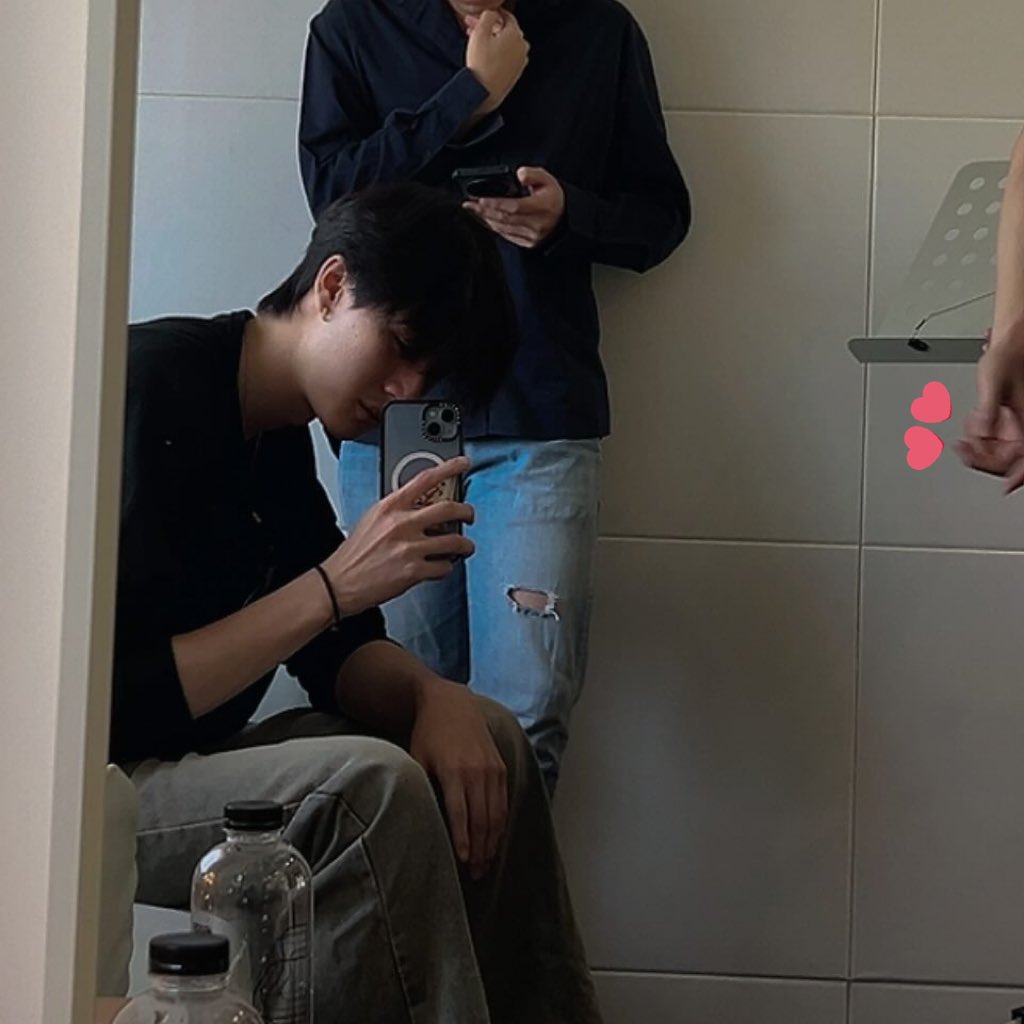 teevithe's tweet image. DEWTEE COBA JELASIN??????????????