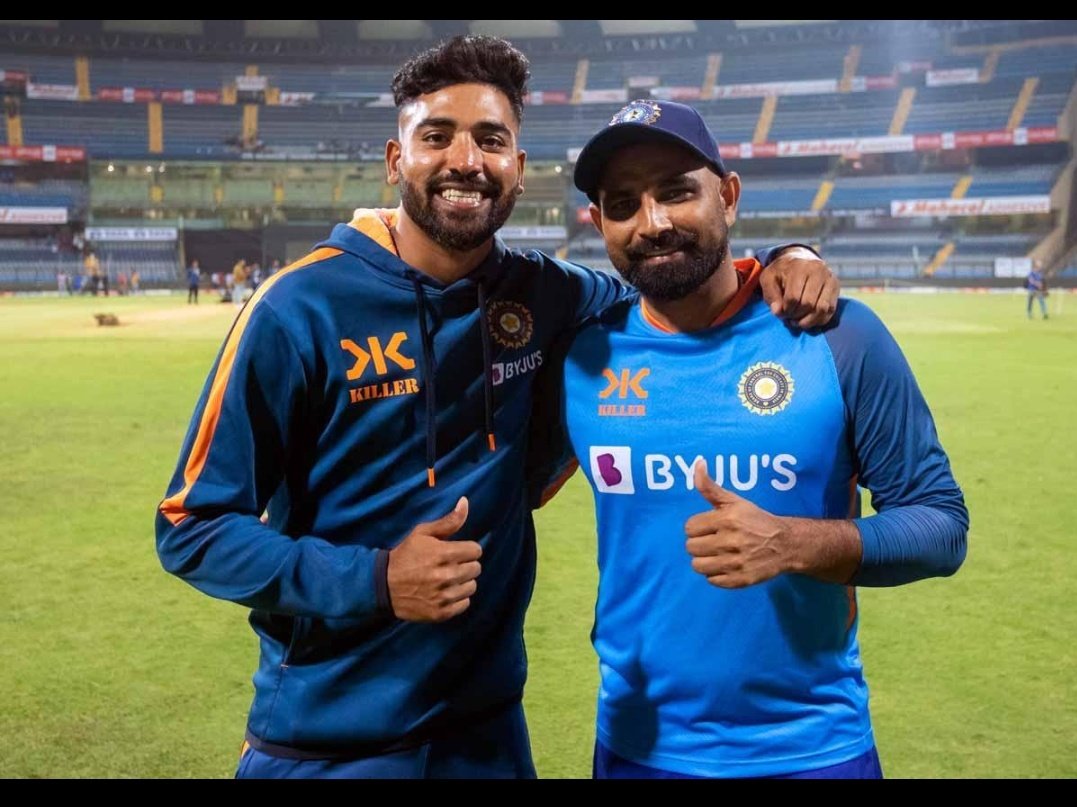 thefactcheck18's tweet photo. Harshit Rana who doesn't perform well in any season of #IPL is getting chance in every format..
But this man #Siraj
and #Shami who gave their everything and make our team won in international matches , they need to proof them👏👏

#INDvsSA #GautamGambhir #AjitAgarkar #TeamIndia https://t.co/OKPiag7rae