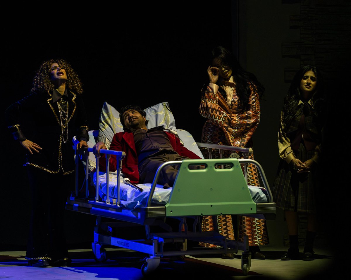 حجزو جاكسون شو وحياكمممم 
عروض هل ويكندددد 

eventat.com/jackson-show